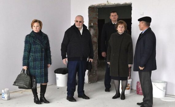Владимир Семенов,Александр Зеленский, Галина Лапковская, председатель думы Татьяна Котова, Альберт Архипов