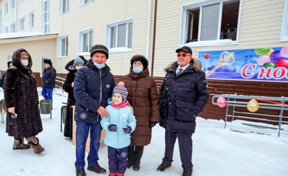 Сингапай, новоселье, Владимир Семенов, Галина Лапковская