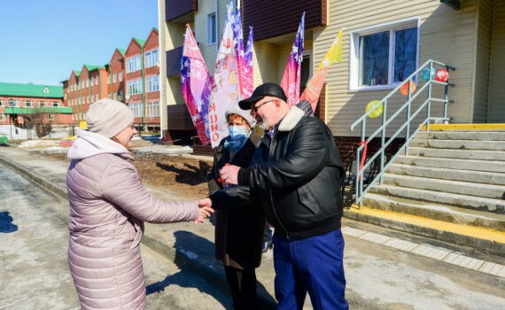Владимир Семенов, Галина Лапковская, Чеускино, дом
