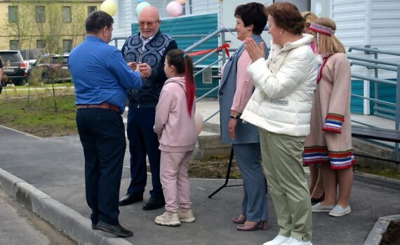 Владимир Семенов, Пойковский, новоселье, Галина Лапковская, Алла Бочко