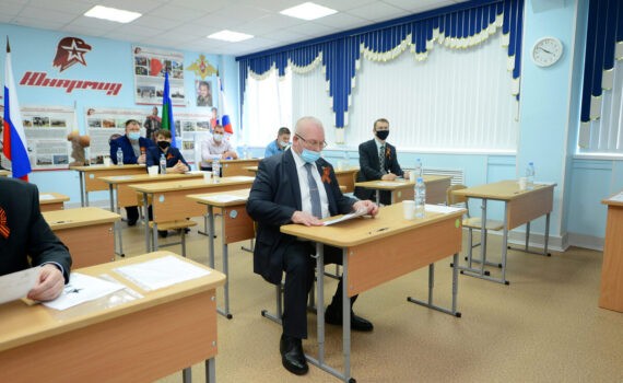 Владимир Семенов, дикатнт Победы