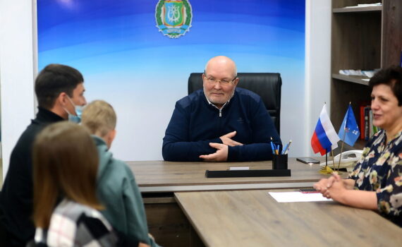 Владимир Семенов, прием, ЕР