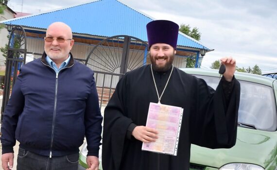 Артемий ШумбасовЮ Владимир Семенов, Каркатеевы, священник, машина