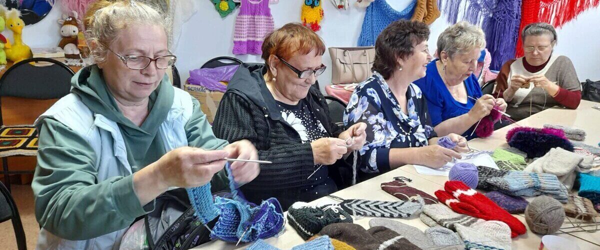 «Бабушкина забота», тёплые вещи, серебряные волонтёры