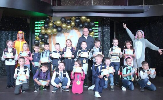 Владимир Семенов, первоклассники, школа, праздник