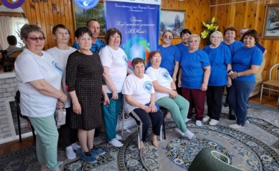 Клуб активного долголетия ЗОЖигай, фоновая ходьба, консультация с тренером Юганская Обь