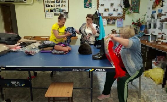 Лемпино. Акция по раздаче вещей Спешите делать добро