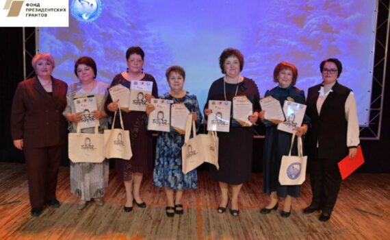 финал дефиле Элегантный возраст проект студия моделинга бабуля на стиле