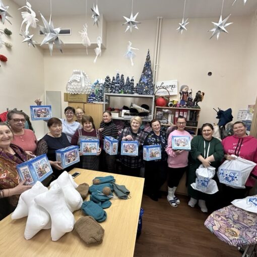 Сентябрьский Новогодняя встреча В кругу друзей