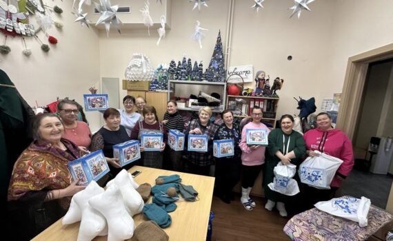 Сентябрьский Новогодняя встреча В кругу друзей