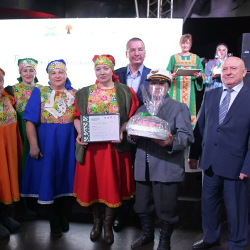 Чеускино, Бабушка рядышком с дедушкой