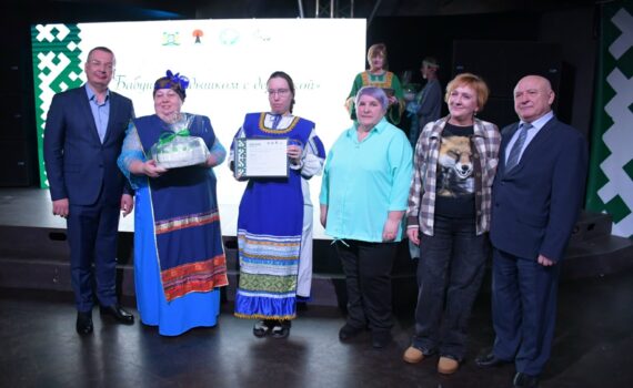 Каркатеевы, Бабушка рядышком с дедушкой