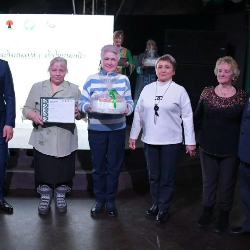 Лемпино, Бабушка рядышком с дедушкой