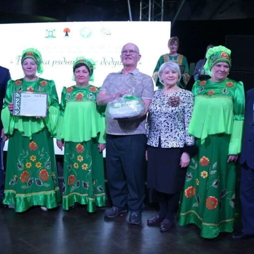 Пыть-Ях, Бабушка рядышком с дедушкой