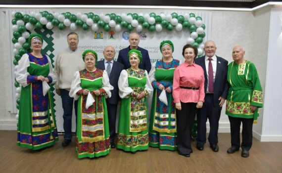 Сингапай, Бабушка рядышком с дедушкой