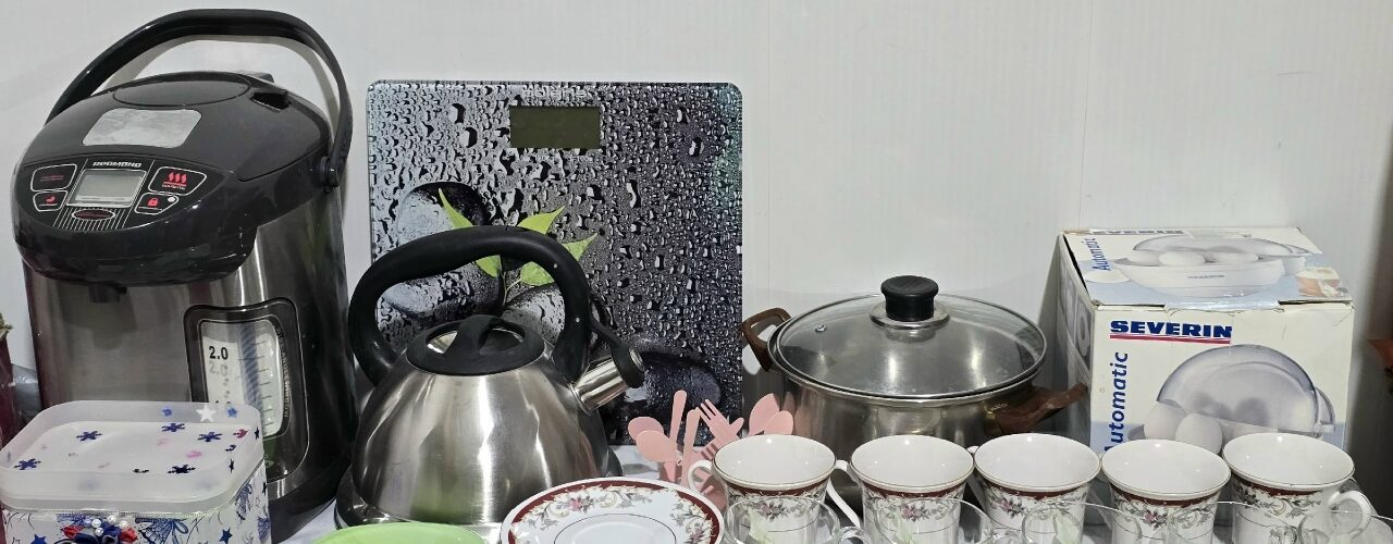 Акция по раздаче вещей Спешите делать добро