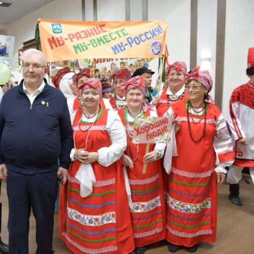 Многоликий Первомай команда Ханты-Мансийск, Семенов